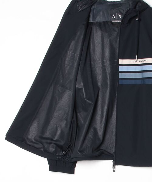 ARMANI EXCHANGE(アルマーニエクスチェンジ)の「【A|X アルマーニ エクスチェンジ】グログランテープディテール フーデッドナイロンジャケット(ナイロンジャケット・メンズ・ダークネイビー・X-LARGE/SMALL/LARGE)」の2枚目の写真