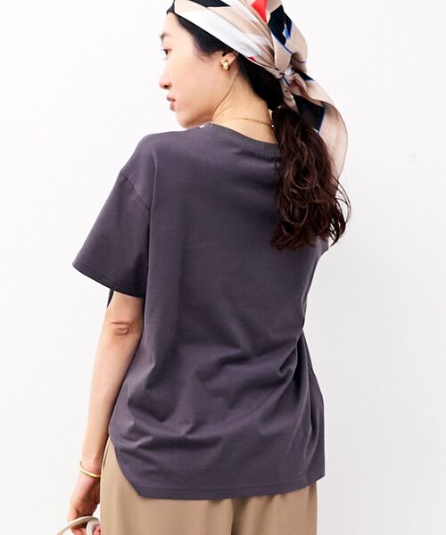 le.coeur blanc（ルクールブラン）の「VOYAGEフロッキーロゴTシャツ（Tシャツ/カットソー・レディース・ダークグレー/オフホワイト/ベージュ・38）」の21枚目の写真