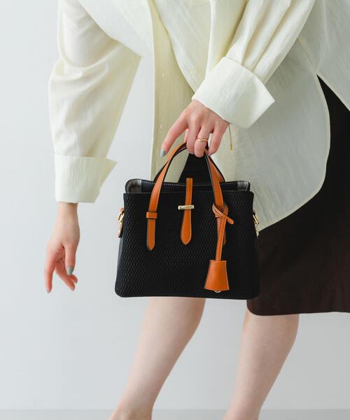 RODE SKO（ロデスコ）の「『Sサイズ』チャーム付メッシュミニバッグ（ハンドバッグ・レディース・ベージュ/ブラック・ONE）」の5枚目の写真