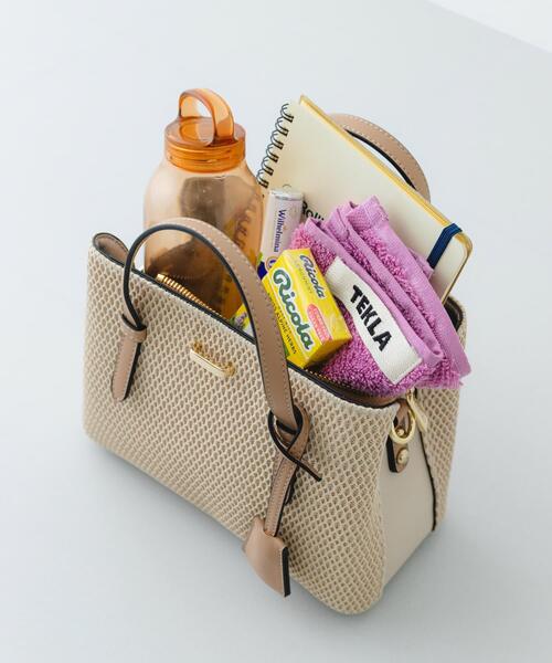 RODE SKO（ロデスコ）の「『Sサイズ』チャーム付メッシュミニバッグ（ハンドバッグ・レディース・ベージュ/ブラック・ONE）」の22枚目の写真