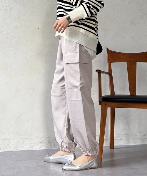 un dix cors(アンディコール)の「ヴィンテージサテンカーゴパンツ(その他パンツ・レディース・チャコールグレー/グレイッシュベージュ/ミント・FREE)」の4枚目の写真