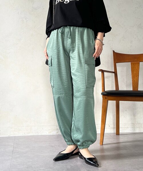 un dix cors(アンディコール)の「ヴィンテージサテンカーゴパンツ(その他パンツ・レディース・チャコールグレー/グレイッシュベージュ/ミント・FREE)」の5枚目の写真