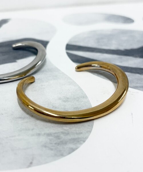 LOUNGEDRESS（ラウンジドレス）の「【GALENA/ガレナ】ニュアンスラインバングル（ブレスレット・レディース・シルバー/ゴールド・FREE）」の5枚目の写真