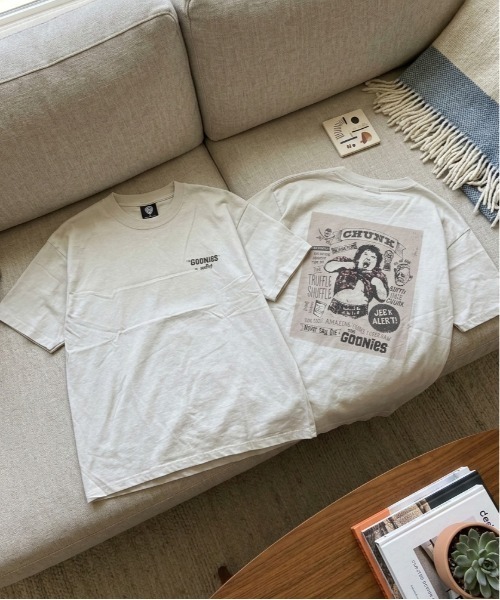 ALWAYS GOOD TIME（オルウェイズグッドタイム）の「【GOONIES/グーニーズ】ＵＳＤヴィンテージ加工プリント半袖Ｔシャツ/Movie Tee（Tシャツ/カットソー・メンズ・ブラック系その他/スミクロ/アイボリー/ホワイト系その他・L/M/LL）」の2枚目の写真