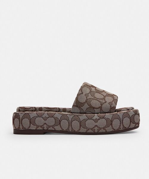COACH（コーチ）の「スカルプテッド C フラットフォーム スライド・シグネチャー ジャカード（サンダル・レディース・ブラウン系その他・6/7/5/8）」の3枚目の写真