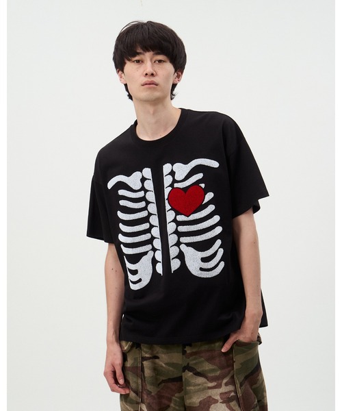 DISCOVERED（ディスカバード）の「BRUSH BONE&HEART TEE（Tシャツ/カットソー・メンズ・ブラック/ホワイト・LARGE/SMALL）」の3枚目の写真