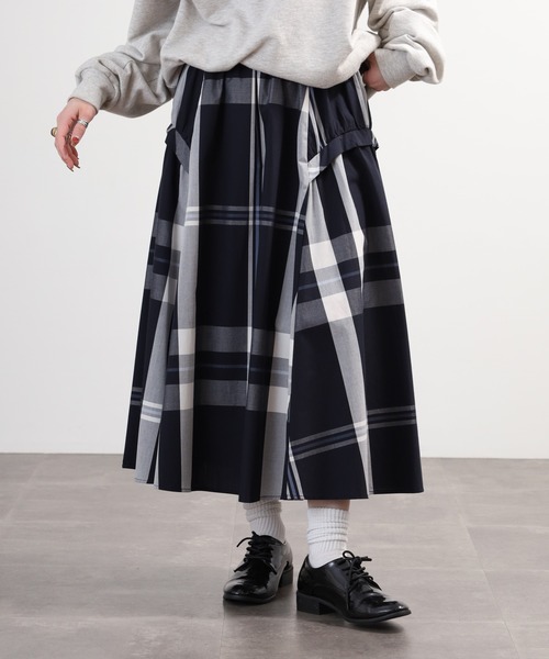 Anna Nicola（アンナニコラ）の「Anna Nicola チェックフレアスカート（スカート・レディース・ブラック/ネイビー・38）」の3枚目の写真