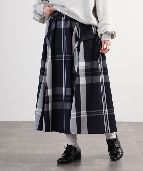 Anna Nicola（アンナニコラ）の「Anna Nicola チェックフレアスカート（スカート・レディース・ブラック/ネイビー・38）」の4枚目の写真