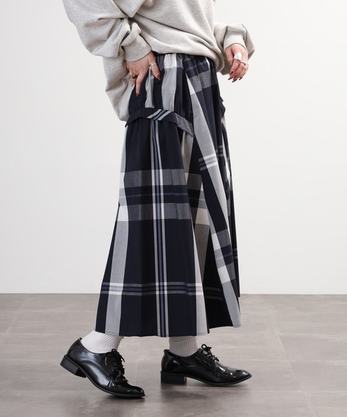 Anna Nicola（アンナニコラ）の「Anna Nicola チェックフレアスカート（スカート・レディース・ブラック/ネイビー・38）」の5枚目の写真