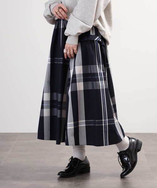 Anna Nicola（アンナニコラ）の「Anna Nicola チェックフレアスカート（スカート・レディース・ブラック/ネイビー・38）」の7枚目の写真