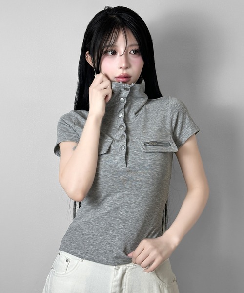 FOLLOWIN(フォロウィン)の「3color/ネックボタンデザインジップポケットTシャツ(Tシャツ/カットソー・レディース・ブラック/グレー/ホワイト・FREE)」の12枚目の写真