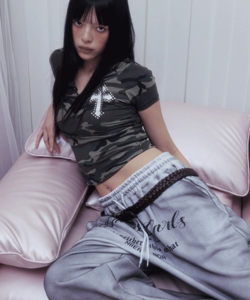 NIIER NOR(ニアノア)の「A'GEM/9 × .kom 『NIIER NOR/ニーアノア』 VINTAGE CROSS TEE/ビンテージクロス Tシャツ(Tシャツ/カットソー・レディース・グレー/カモフラージュ・FREE)」の10枚目の写真