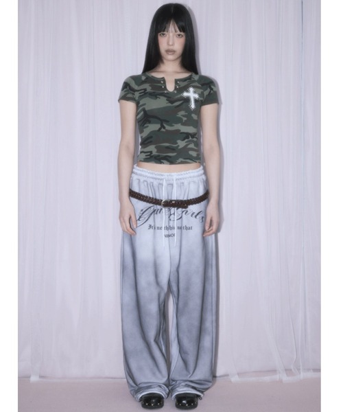 NIIER NOR(ニアノア)の「A'GEM/9 × .kom 『NIIER NOR/ニーアノア』 VINTAGE CROSS TEE/ビンテージクロス Tシャツ(Tシャツ/カットソー・レディース・グレー/カモフラージュ・FREE)」の11枚目の写真
