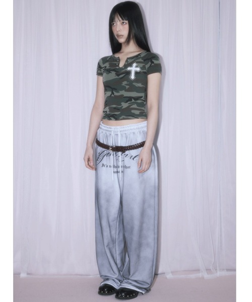 NIIER NOR(ニアノア)の「A'GEM/9 × .kom 『NIIER NOR/ニーアノア』 VINTAGE CROSS TEE/ビンテージクロス Tシャツ(Tシャツ/カットソー・レディース・グレー/カモフラージュ・FREE)」の12枚目の写真