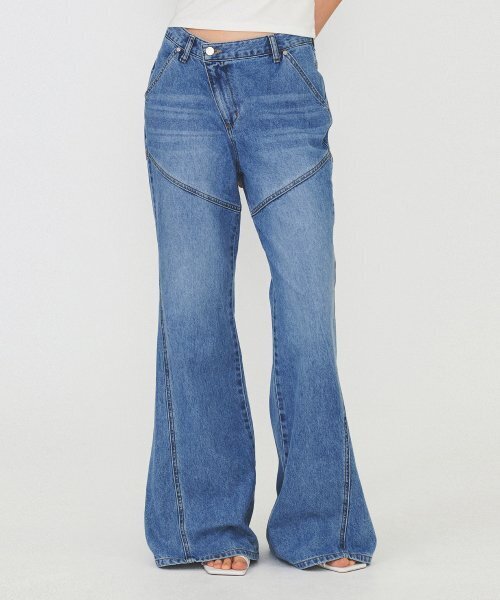DIAGONAL(ダイアゴナル)の「DIAGONAL BOOTS CUT DENIM PANTS (light blue)(デニムパンツ・レディース・その他・SMALL/MEDIUM)」の1枚目の写真
