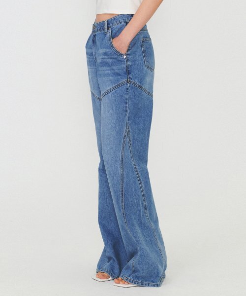 DIAGONAL(ダイアゴナル)の「DIAGONAL BOOTS CUT DENIM PANTS (light blue)(デニムパンツ・レディース・その他・SMALL/MEDIUM)」の2枚目の写真