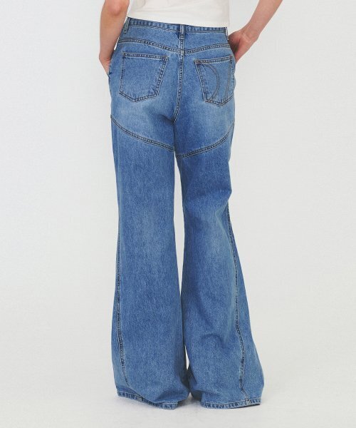 DIAGONAL(ダイアゴナル)の「DIAGONAL BOOTS CUT DENIM PANTS (light blue)(デニムパンツ・レディース・その他・SMALL/MEDIUM)」の4枚目の写真
