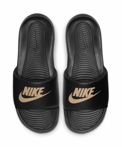 NIKE(ナイキ)の「ナイキ ビクトリー ワン メンズスライド / Nike Victori One Men's Slides CN9675-006 Black(サンダル・メンズ・ブラック・27/26/25/24/30/29/28)」の5枚目の写真
