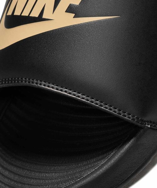 NIKE(ナイキ)の「ナイキ ビクトリー ワン メンズスライド / Nike Victori One Men's Slides CN9675-006 Black(サンダル・メンズ・ブラック・27/26/25/24/30/29/28)」の6枚目の写真