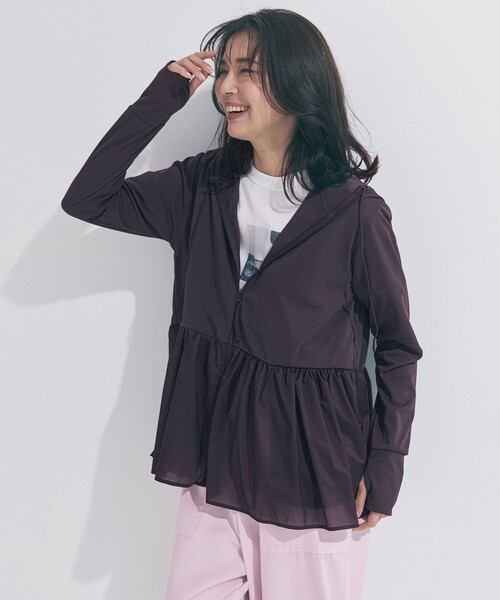 UNFILO(アンフィーロ)の「【VERY掲載】ラッシュガード ペプラムフーディ(ラッシュガード・レディース・グレー系/ベージュ系/ホワイト系/ブラック系・LARGE/MEDIUM/SMALL)」の10枚目の写真