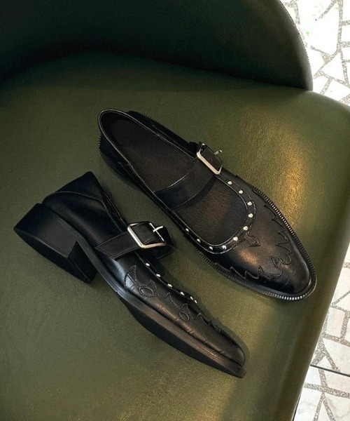 LAC-VERT(ラック・ヴェール)の「ウエスタンストラップシューズ(パンプス・レディース・ブラック・LARGE/MEDIUM/SMALL)」の4枚目の写真