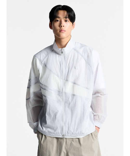 FILA(フィラ)の「Lightweight flag windbreak(その他アウター・メンズ・ライトイエロー/ダークブルー/ライトグレー・S/M/L/XL)」の4枚目の写真