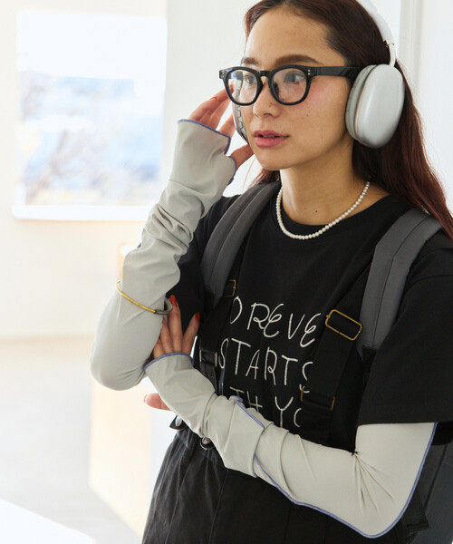 FREAK'S STORE(フリークスストア)の「【UVカット】さらっと接触冷感アームカバー(アームカバー・レディース・ブラック/サックスブルー/ライトグレー/ベージュ・ONE SIZE)」の8枚目の写真