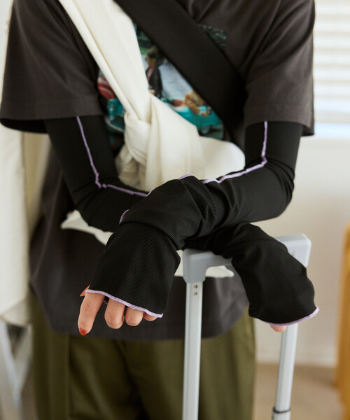 FREAK'S STORE(フリークスストア)の「【UVカット】さらっと接触冷感アームカバー(アームカバー・レディース・ブラック/サックスブルー/ライトグレー/ベージュ・ONE SIZE)」の10枚目の写真