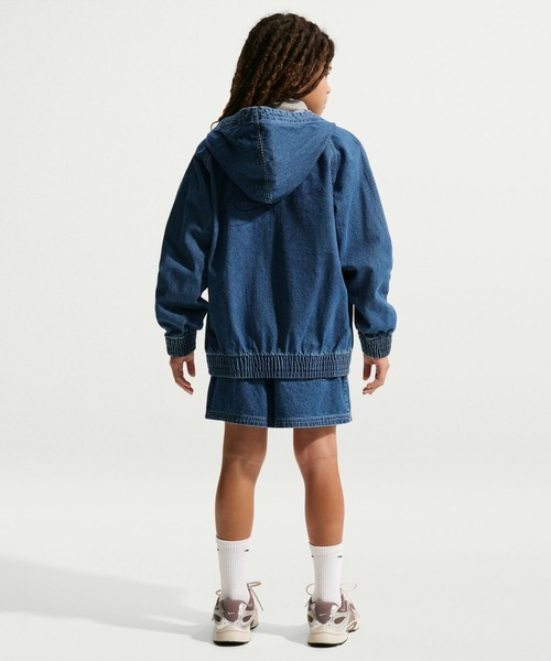 NIKE(ナイキ)の「ナイキ NIKE ナイキ YTH NSW デニム ショート(デニムパンツ・キッズ・ネイビー・130cm/140cm/150cm/160cm)」の7枚目の写真