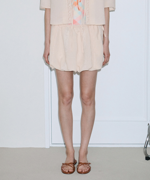 SINOON（シヌーン）の「Lace Balloon Mini Skirt (Apricot)（スカート・レディース・ライトピンク・SMALL/MEDIUM）」の6枚目の写真