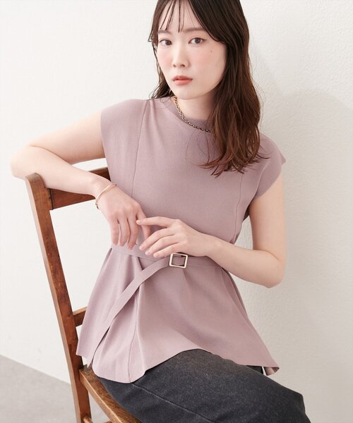 natural couture(ナチュラルクチュール)の「ベルト付きペプラムノースリニット(ニット/セーター・レディース・ブラック/サックスブルー/グレイッシュベージュ/オフホワイト/ピンク/イエロー・FREE)」の7枚目の写真