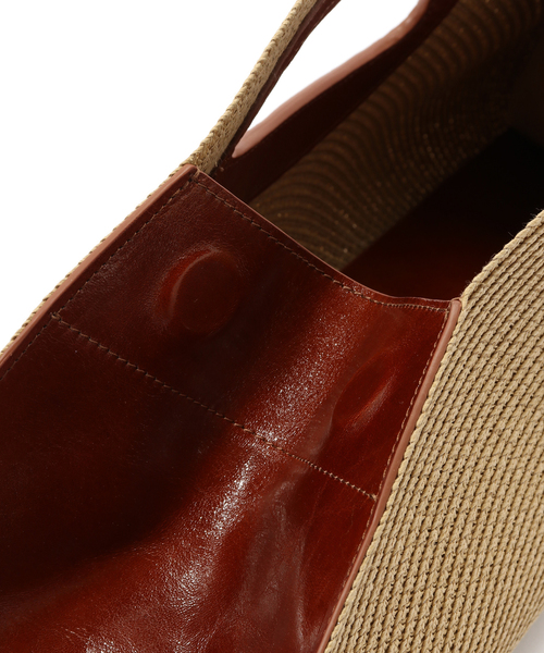 Deuxieme Classe(ドゥーズィエムクラス)の「【CATARZI / カタルツィ】1910 pochette(ショルダーバッグ・レディース・キャメル・FREE)」の7枚目の写真