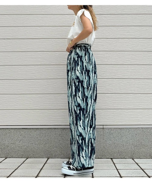 Q（キュー）の「ペイント柄パンツ（その他パンツ・レディース・ブラック系/ブルー系・MEDIUM）」の13枚目の写真
