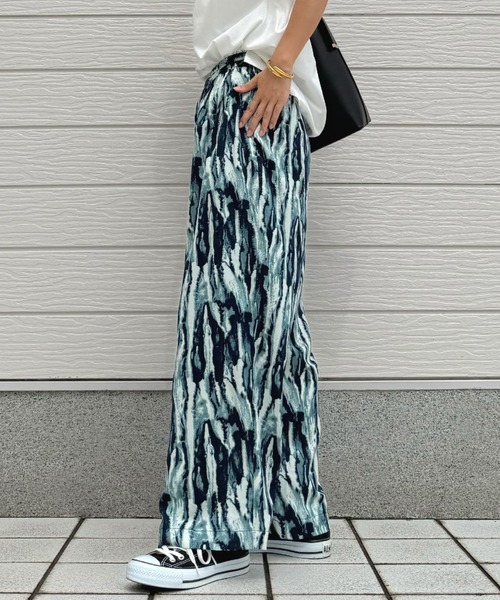 Q（キュー）の「ペイント柄パンツ（その他パンツ・レディース・ブラック系/ブルー系・MEDIUM）」の6枚目の写真