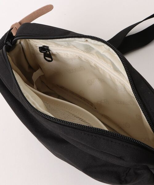 Scrap Book(スクラップブック)の「◆WEB + 京都店 限定展開◆【OUTDOOR PRODUCTS】MINI SHOULDER(ショルダーバッグ・レディース・ベージュ/ブラック/グリーン/ブルー/オレンジ・FREE)」の8枚目の写真