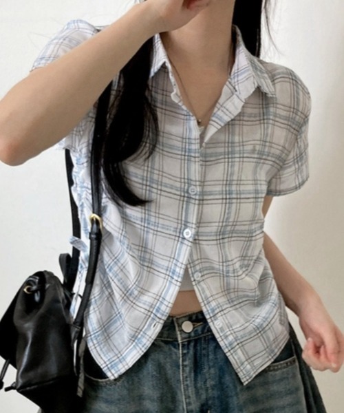 Emilie(エミリー)の「シアーチェック柄サイドシャーリング半袖ブラウス(シャツ/ブラウス・レディース・ネイビー/ライトブルー・FREE)」の1枚目の写真