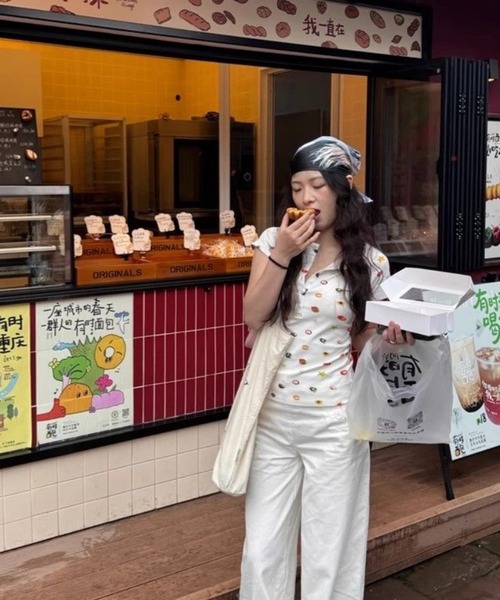 AsheKsha(アシクシャ)の「趣味フルーツプリントのヘンリーネックフィット半袖Tシャツ(Tシャツ/カットソー・レディース・ホワイト・M)」の11枚目の写真