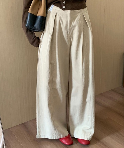 2ly2(トゥーリートゥー)の「タック入りワイドパンツ レディース ルーズシルエット シンプルボトム(その他パンツ・レディース・ブラック/ベージュ・FREE)」の10枚目の写真