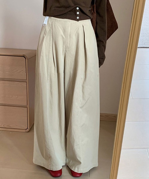 2ly2(トゥーリートゥー)の「タック入りワイドパンツ レディース ルーズシルエット シンプルボトム(その他パンツ・レディース・ブラック/ベージュ・FREE)」の15枚目の写真