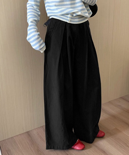 2ly2(トゥーリートゥー)の「タック入りワイドパンツ レディース ルーズシルエット シンプルボトム(その他パンツ・レディース・ブラック/ベージュ・FREE)」の3枚目の写真