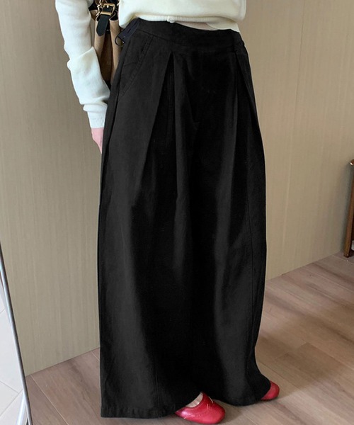 2ly2(トゥーリートゥー)の「タック入りワイドパンツ レディース ルーズシルエット シンプルボトム(その他パンツ・レディース・ブラック/ベージュ・FREE)」の4枚目の写真
