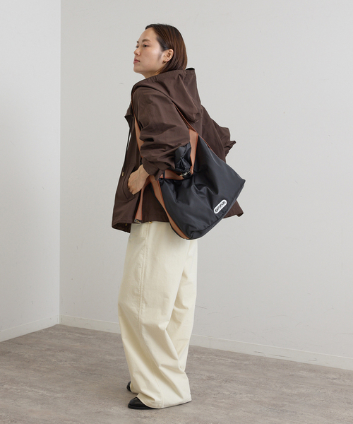 U by SPICK&SPAN(ユーバイスピックアンドスパン)の「《追加》C/N グログラン撥水フレアブルゾン(マウンテンパーカー・レディース・ブラウン/ベージュ/ブラック・38/36)」の21枚目の写真