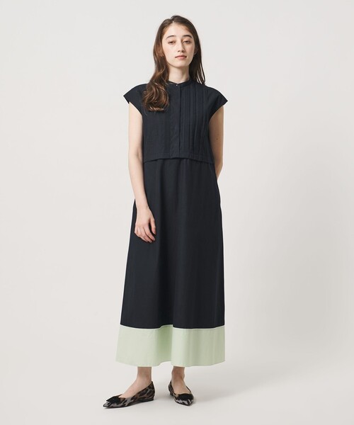 UNITED ARROWS(ユナイテッドアローズ)の「シルキー ピンタック ワンピース ‐ウォッシャブル‐(ワンピース・レディース・ダークブラウン/ブラック/ネイビー・36/38)」の3枚目の写真