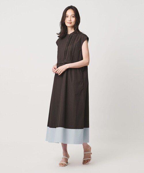 UNITED ARROWS(ユナイテッドアローズ)の「シルキー ピンタック ワンピース ‐ウォッシャブル‐(ワンピース・レディース・ダークブラウン/ブラック/ネイビー・36/38)」の4枚目の写真