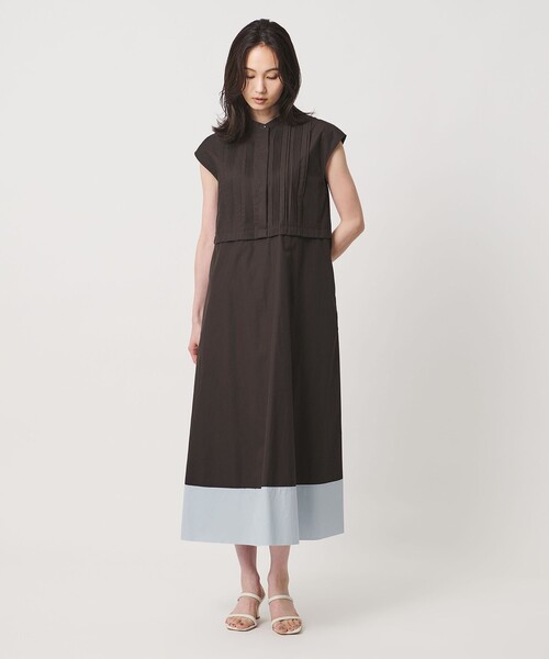 UNITED ARROWS(ユナイテッドアローズ)の「シルキー ピンタック ワンピース ‐ウォッシャブル‐(ワンピース・レディース・ダークブラウン/ブラック/ネイビー・36/38)」の5枚目の写真