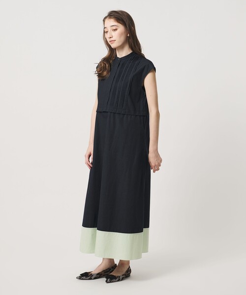 UNITED ARROWS(ユナイテッドアローズ)の「シルキー ピンタック ワンピース ‐ウォッシャブル‐(ワンピース・レディース・ダークブラウン/ブラック/ネイビー・36/38)」の7枚目の写真
