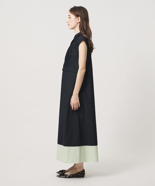UNITED ARROWS(ユナイテッドアローズ)の「シルキー ピンタック ワンピース ‐ウォッシャブル‐(ワンピース・レディース・ダークブラウン/ブラック/ネイビー・36/38)」の4枚目の写真