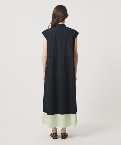 UNITED ARROWS(ユナイテッドアローズ)の「シルキー ピンタック ワンピース ‐ウォッシャブル‐(ワンピース・レディース・ダークブラウン/ブラック/ネイビー・36/38)」の5枚目の写真