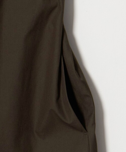 UNITED ARROWS(ユナイテッドアローズ)の「シルキー ピンタック ワンピース ‐ウォッシャブル‐(ワンピース・レディース・ダークブラウン/ブラック/ネイビー・36/38)」の18枚目の写真