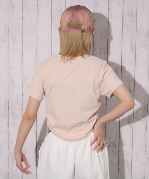 GORGE(ゴージ)の「《短丈・裾シャーリング》カレッジロゴTシャツ/カジュアル×トレンド/春夏/全3色(Tシャツ/カットソー・レディース・ピンク/オフホワイト/ブラック・F)」の10枚目の写真